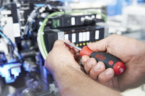 WIHA ZESTAW WKRĘTAKÓW SOFTFINISH PŁASKICH, PHILLIPS 6CZ. WIHA ZESTAW WKRĘTAKÓW SOFTFINISH PŁASKICH, PHILLIPS 6CZ.
