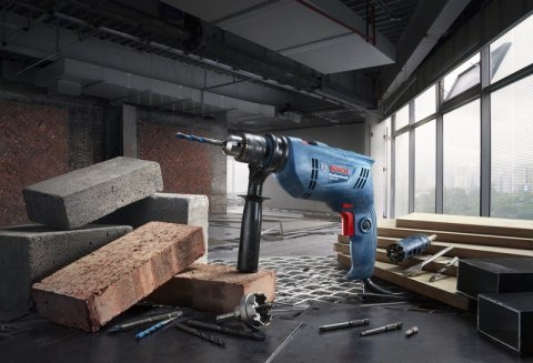 BOSCH WIERTARKA UDAROWA GSB 600 + ACC BOSCH WIERTARKA UDAROWA GSB 600 + ACC