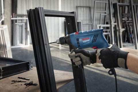 BOSCH WIERTARKA UDAROWA GSB 600 + ACC BOSCH WIERTARKA UDAROWA GSB 600 + ACC
