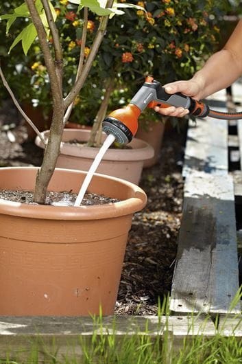 GARDENA CLASSIC WIELOFUNKCYJNY PISTOLET ZRASZAJĄCY GARDENA CLASSIC WIELOFUNKCYJNY PISTOLET ZRASZAJĄCY