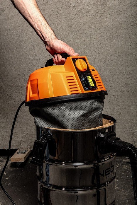 NEO ODKURZACZ 1600W 35L. NEO ODKURZACZ 1600W 35L.