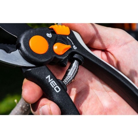 NEO SEKATOR KOWADEŁKOWY 200MM, ZAKRES DO 18MM,REGULOWANY ROZSTAW NEO SEKATOR KOWADEŁKOWY 200MM, ZAKRES DO 18MM,REGULOWANY ROZSTAW