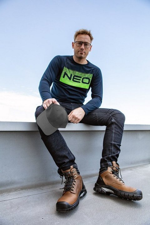 NEO CZAPKA Z DASZKIEM SZARA NEO CZAPKA Z DASZKIEM SZARA