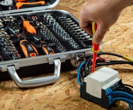 NEO WALIZKA ELEKTRYKA 108 SZTUK