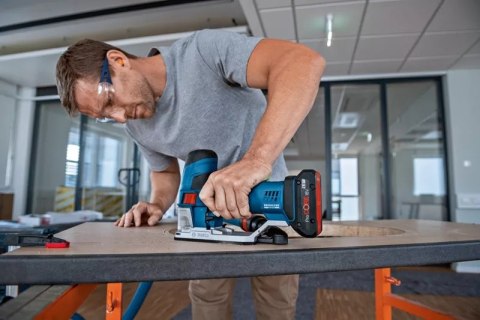 BOSCH WYRZYNARKA AKUMULATOROWA GST 18V-155 SC 0*AH BOSCH WYRZYNARKA AKUMULATOROWA GST 18V-155 SC 0*AH