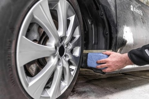 MOJE AUTO CZERNIDŁO DO PLASTIKU I GUMY 250ML MOJE AUTO CZERNIDŁO DO PLASTIKU I GUMY 250ML