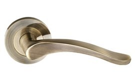 UN KLAMKA NICOLE /BALEN ROZETA PATYNA