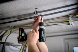 METABO WIERTARKO-WKRĘTARKA AKUM.UDAROWA 18V SB 18 L 2*2.0AH